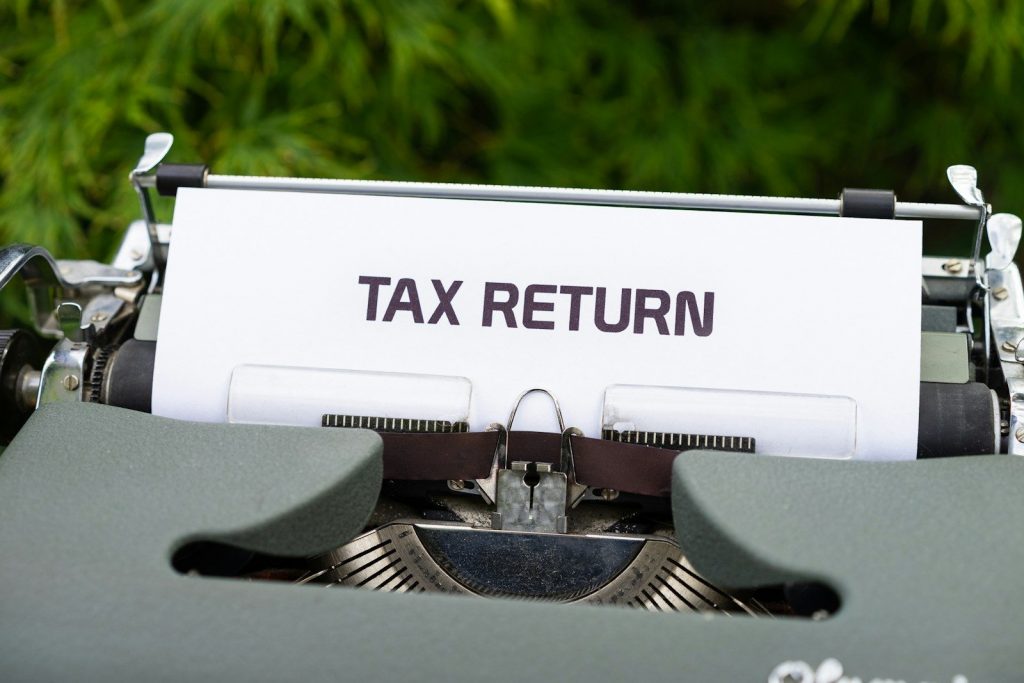 Who needs to file a UK tax return